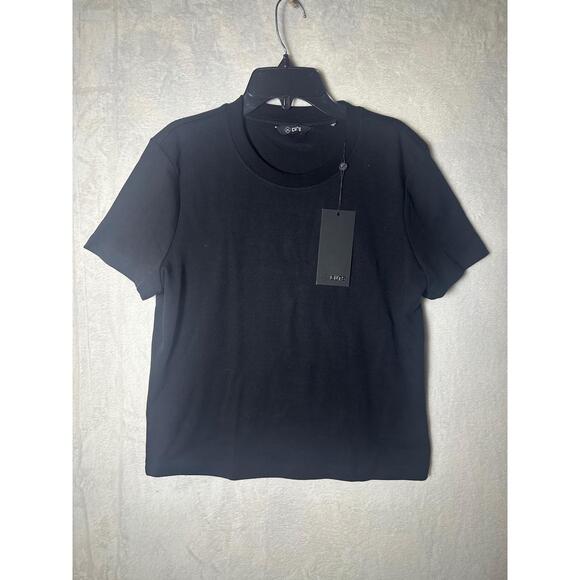 Cuts Clothing Tops - NWT Cuts Clothing Black Tomboy Tee Size Extra Large